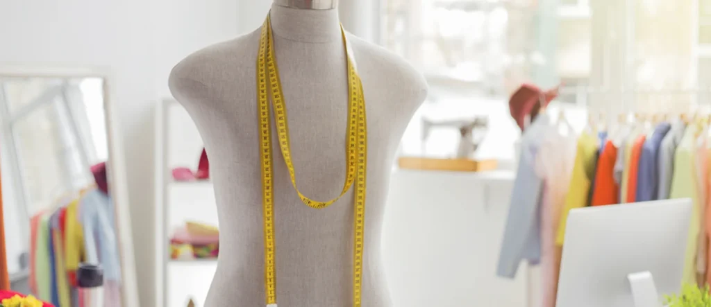 טרנדים בעיצוב אופנה 2026 – תצוגת אופנה עכשווית